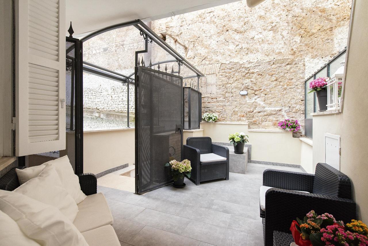 רומא Canova Rooms In Spanish Steps מראה חיצוני תמונה